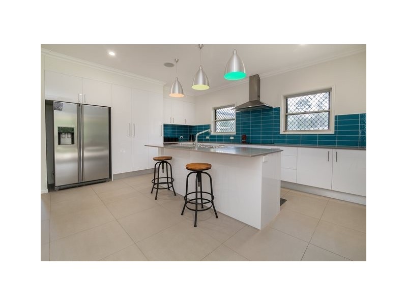 5 Shiloh Court, Pine Mountain QLD 4306