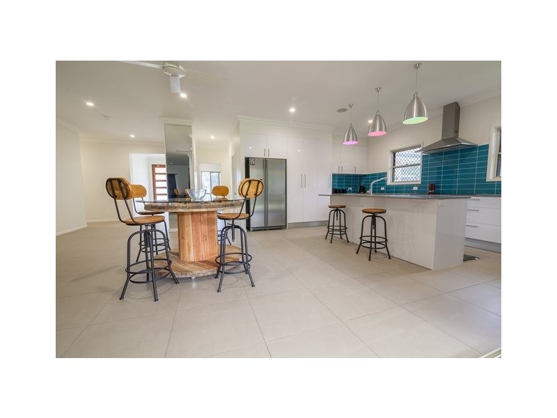 5 Shiloh Court, Pine Mountain QLD 4306