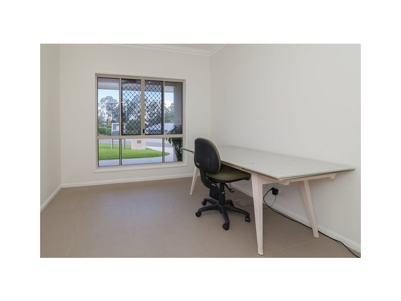 5 Shiloh Court, Pine Mountain QLD 4306