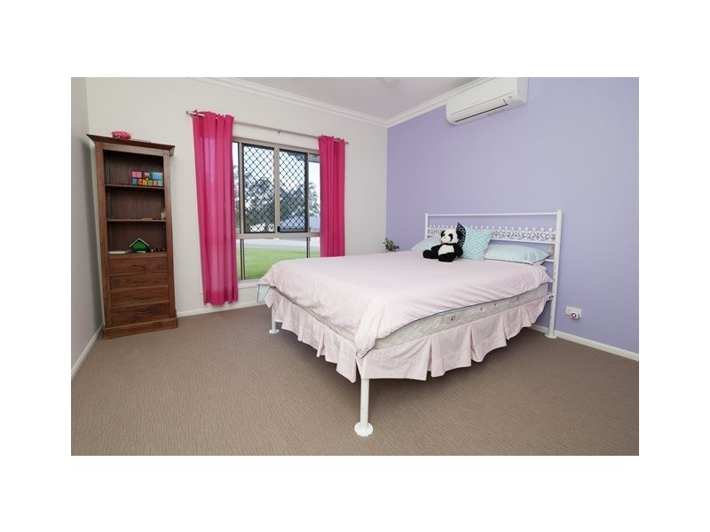 5 Shiloh Court, Pine Mountain QLD 4306