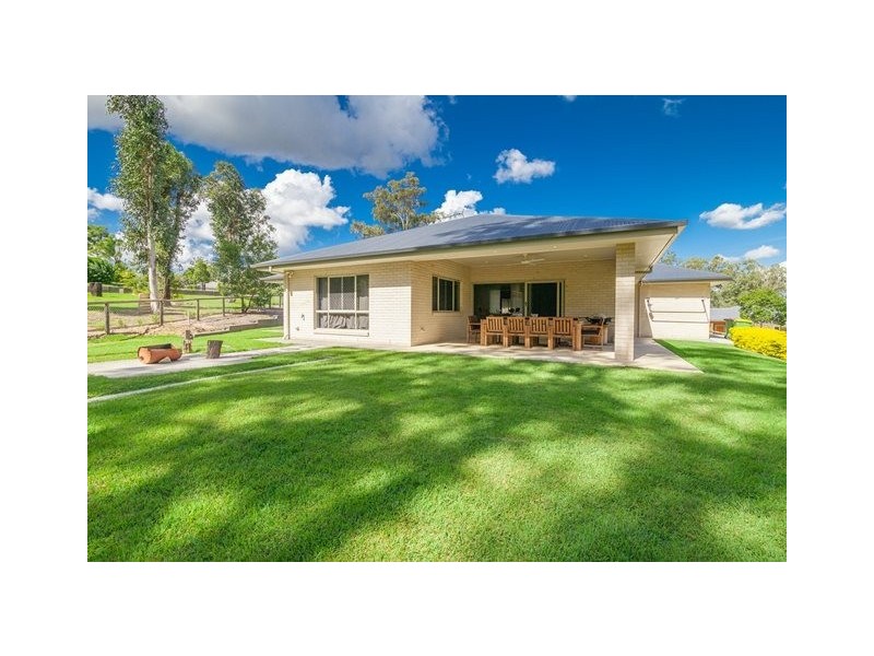 5 Shiloh Court, Pine Mountain QLD 4306
