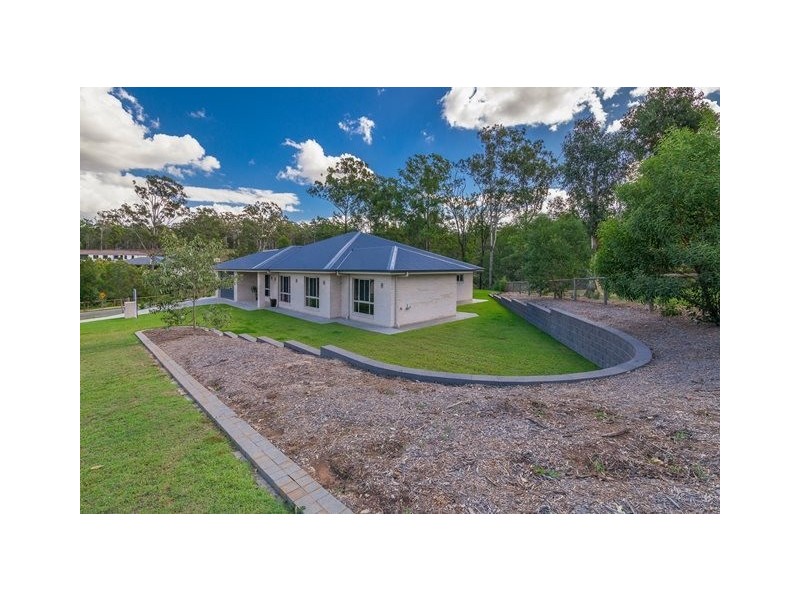 5 Shiloh Court, Pine Mountain QLD 4306