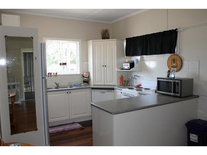20A Macquarie Street, Silkstone QLD 4304