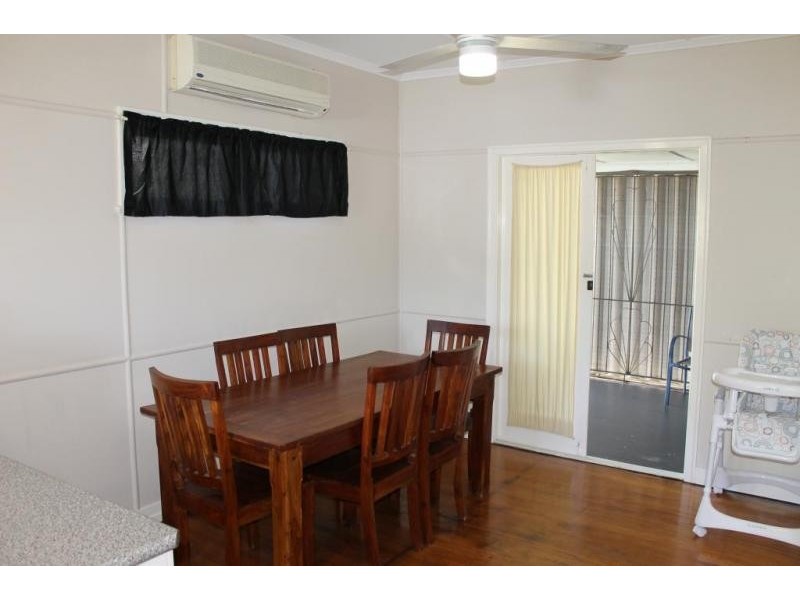 20A Macquarie Street, Silkstone QLD 4304