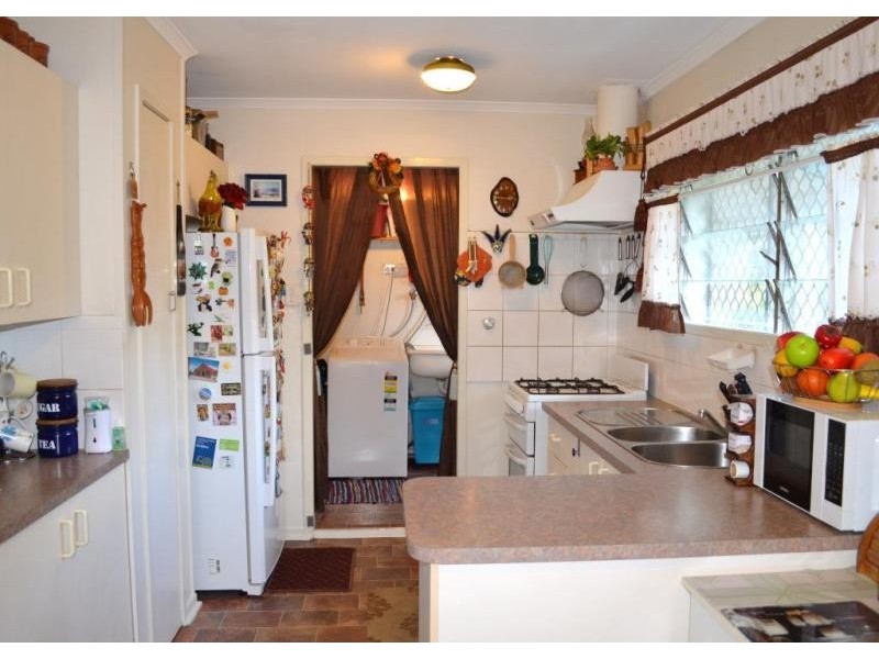 10 Flinders Drive, Leichhardt QLD 4305