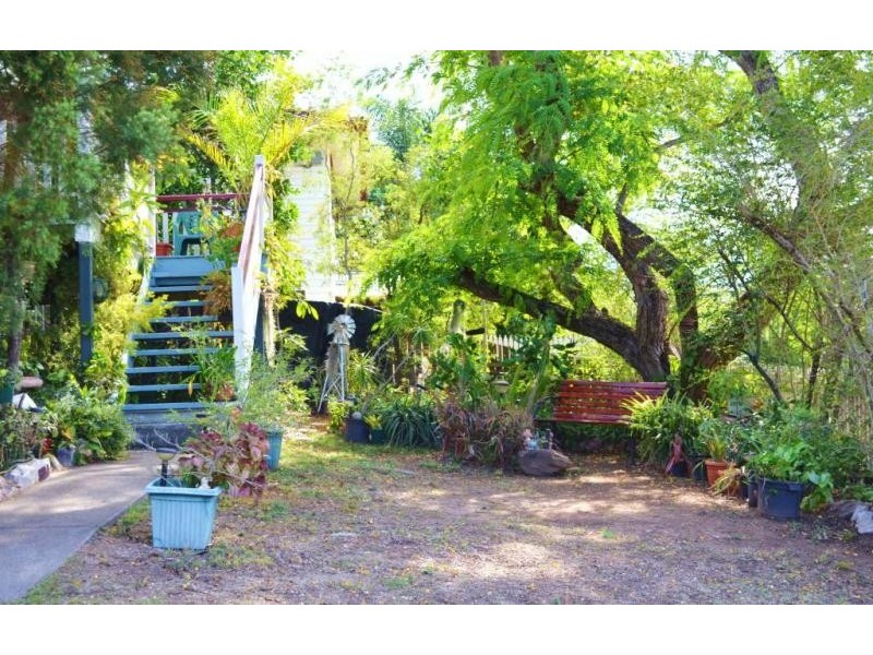 10 Flinders Drive, Leichhardt QLD 4305