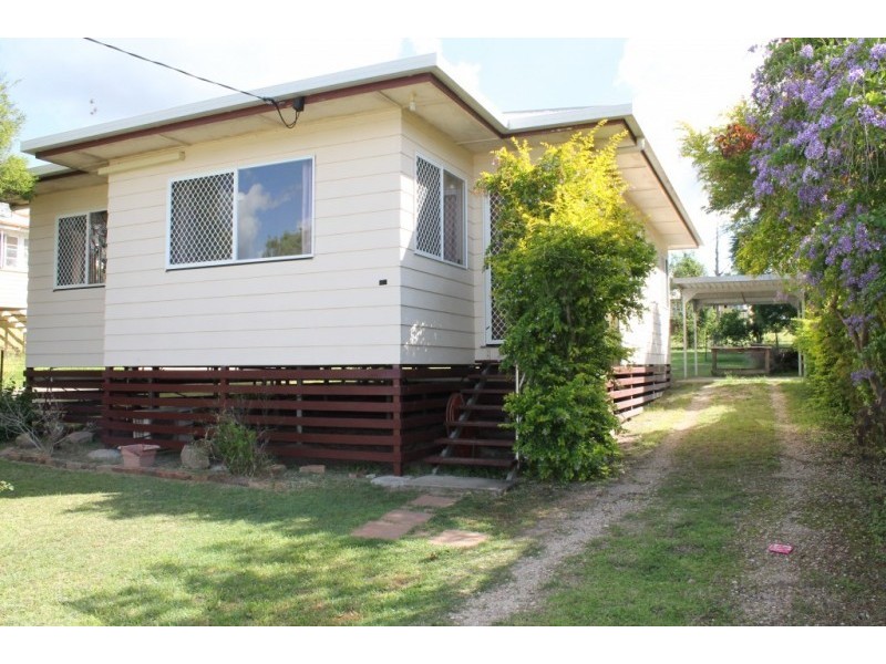 25 Peace Street, Lowood QLD 4311