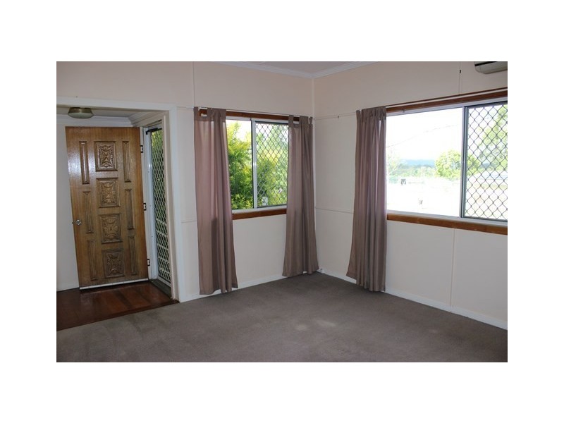 25 Peace Street, Lowood QLD 4311