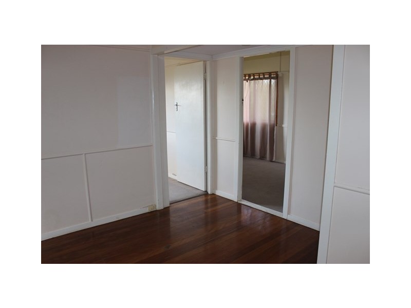 25 Peace Street, Lowood QLD 4311