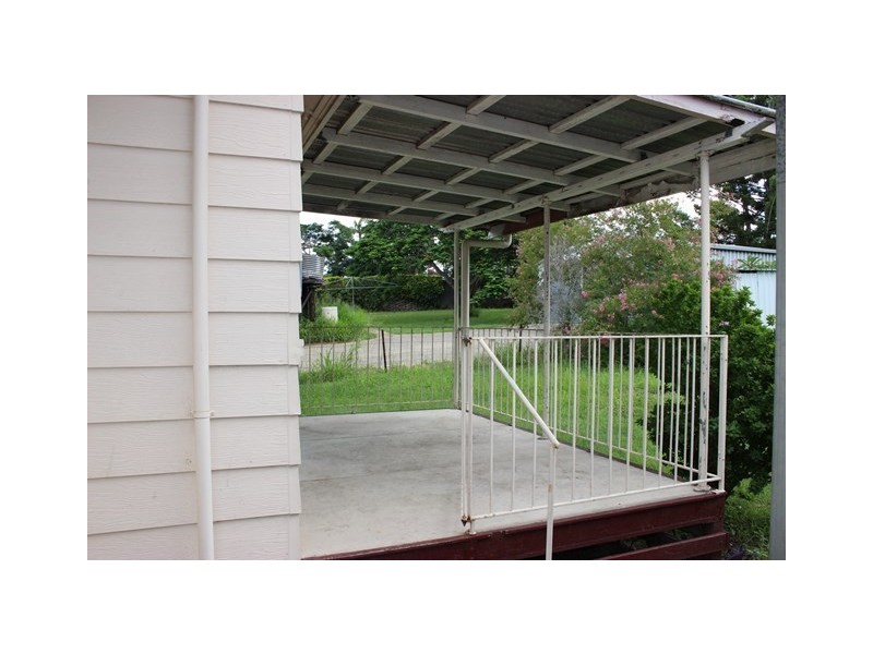 25 Peace Street, Lowood QLD 4311