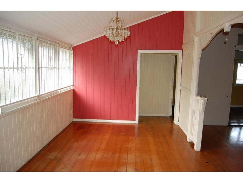 84 Glebe Road, Newtown QLD 4305