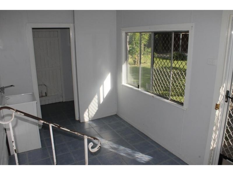 16 Sydney Street, Brassall QLD 4305