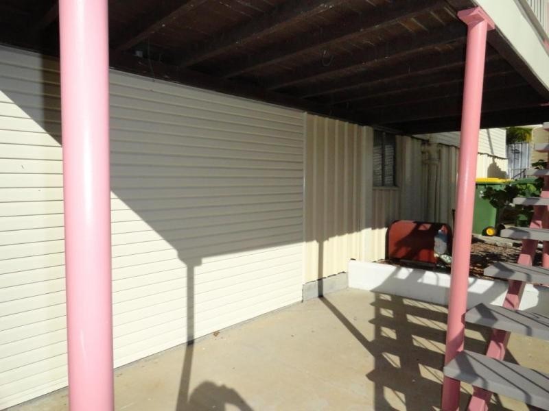 10 Gledson, North Booval QLD 4304