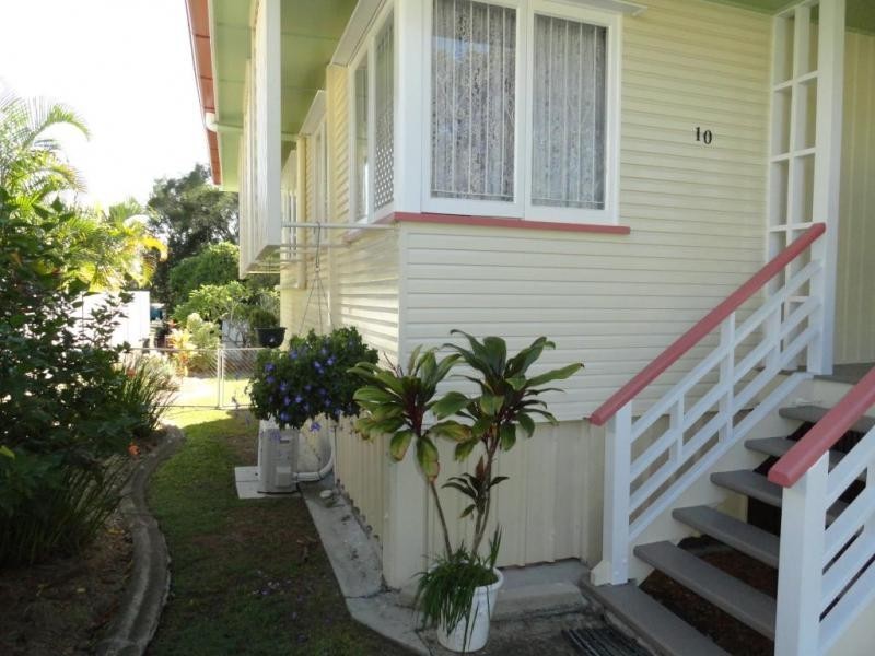 10 Gledson, North Booval QLD 4304
