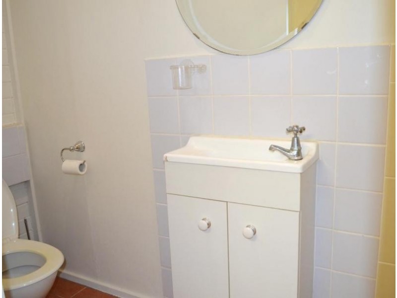 1 Ogilvie Street, Bundamba QLD 4304