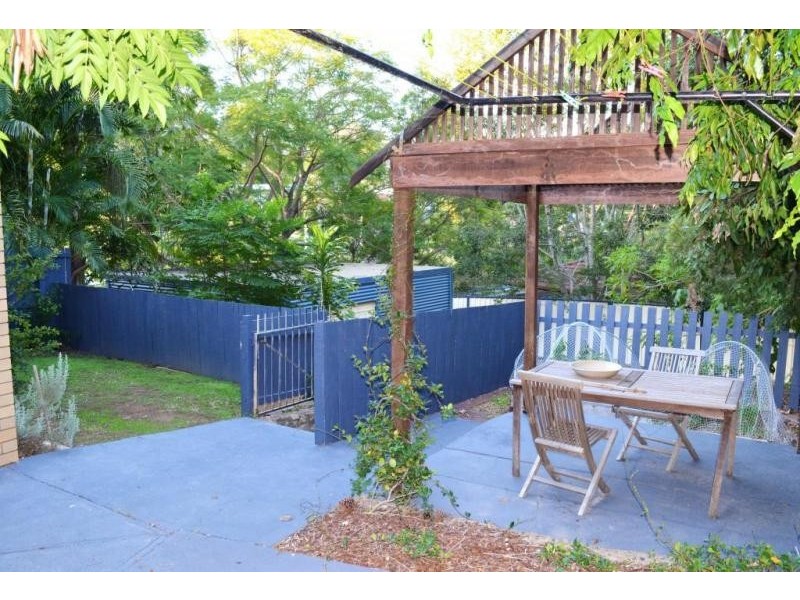 1 Ogilvie Street, Bundamba QLD 4304