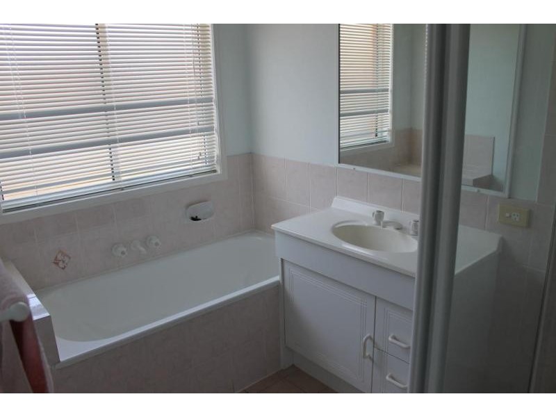 16 Battersby Street, One Mile QLD 4305