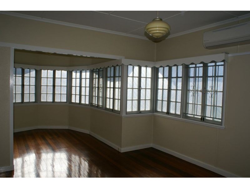 2 Tower Street, Eastern Heights QLD 4305