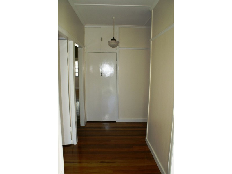 2 Tower Street, Eastern Heights QLD 4305