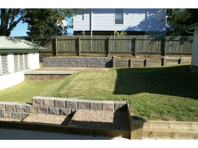 2 Tower Street, Eastern Heights QLD 4305