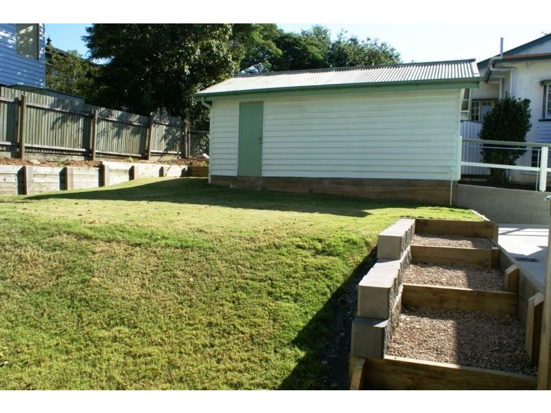 2 Tower Street, Eastern Heights QLD 4305