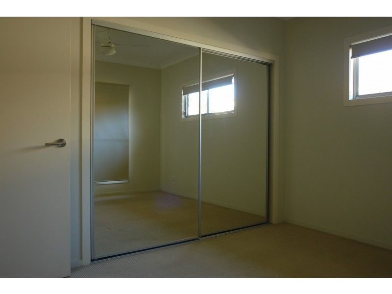 1/5 Phoenix Court, Churchill QLD 4305