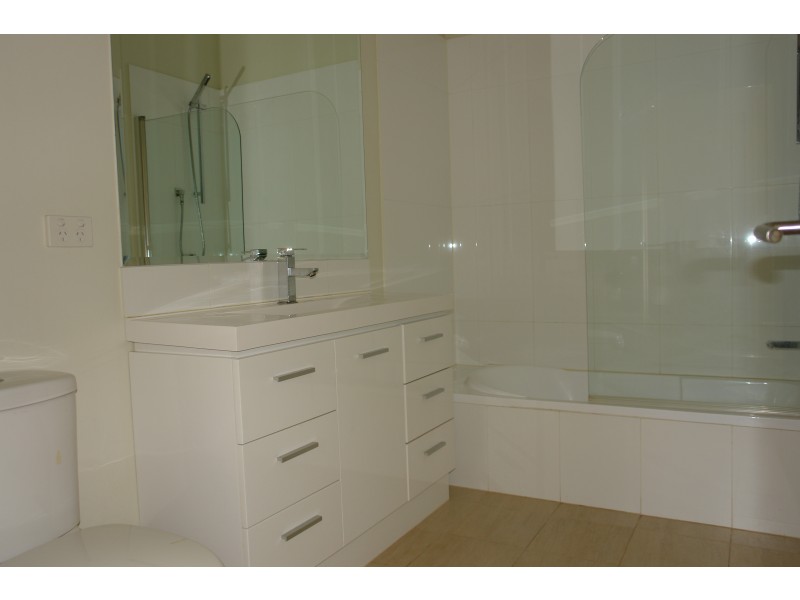 1/5 Phoenix Court, Churchill QLD 4305