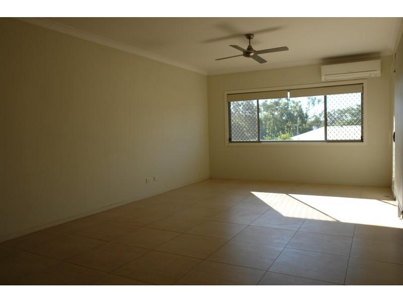 1/5 Phoenix Court, Churchill QLD 4305