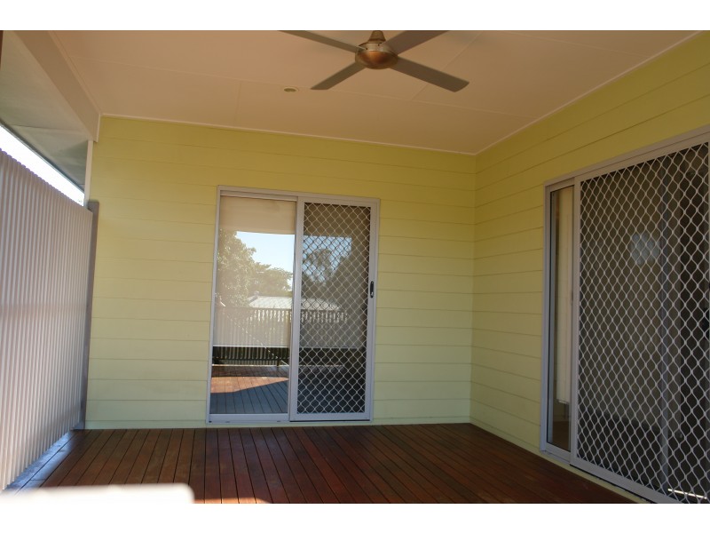 1/5 Phoenix Court, Churchill QLD 4305