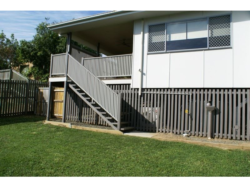 1/5 Phoenix Court, Churchill QLD 4305