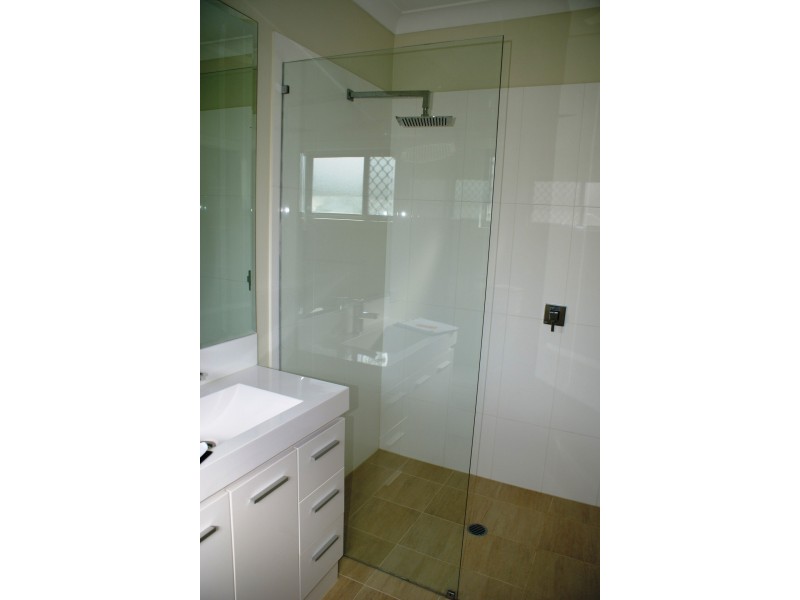 1/5 Phoenix Court, Churchill QLD 4305