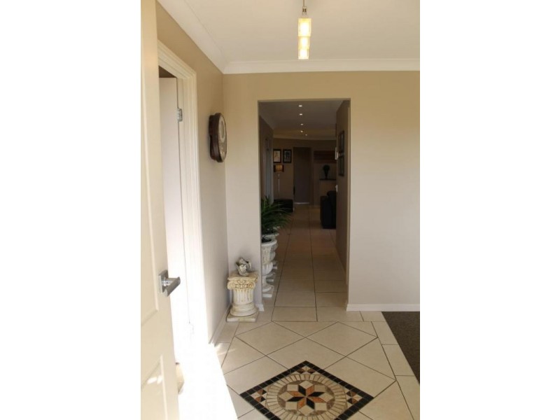 5 Hereward Court, Brassall QLD 4305