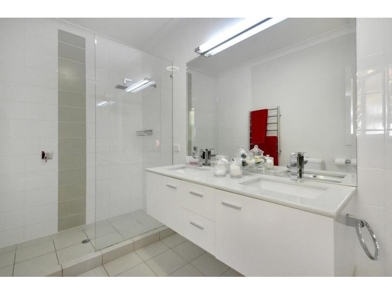 44 Whitehill Road, Eastern Heights QLD 4305