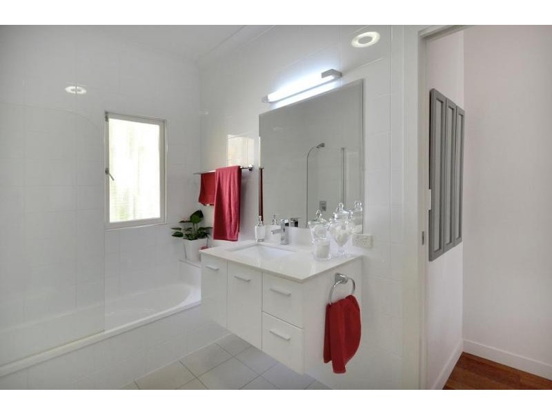 44 Whitehill Road, Eastern Heights QLD 4305