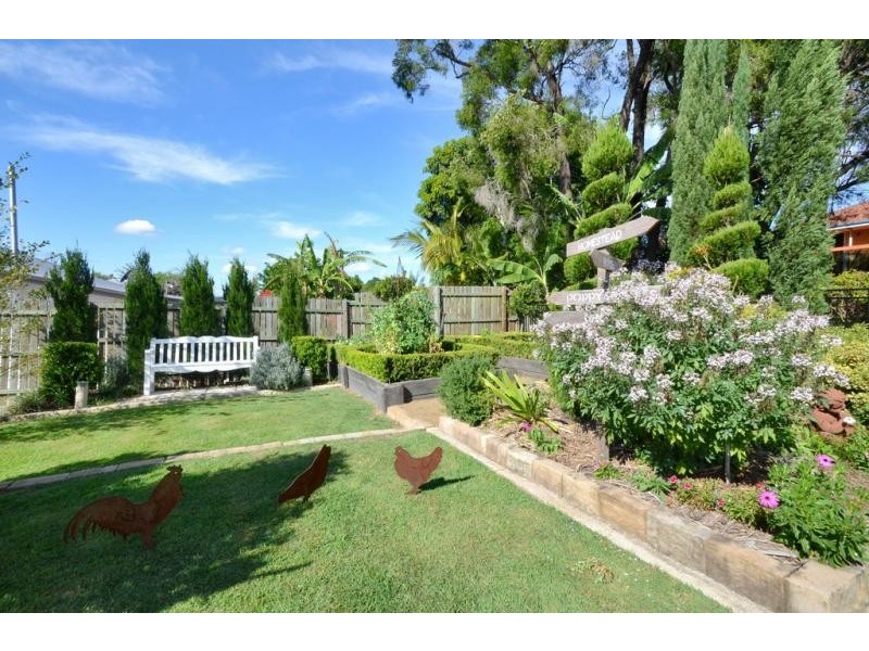 44 Whitehill Road, Eastern Heights QLD 4305