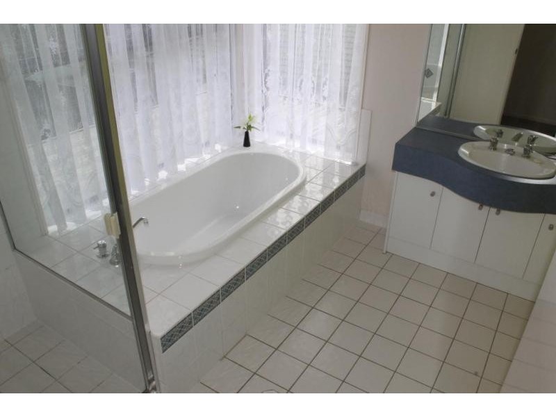 5 Lakemba Place, Brassall QLD 4305