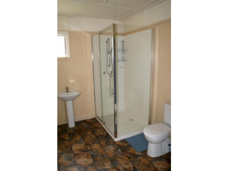 19 Hall Street, Peak Crossing QLD 4306