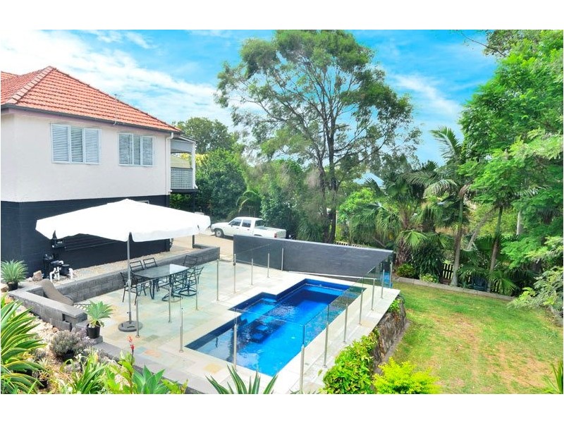 64 Chermside Road, Newtown QLD 4305
