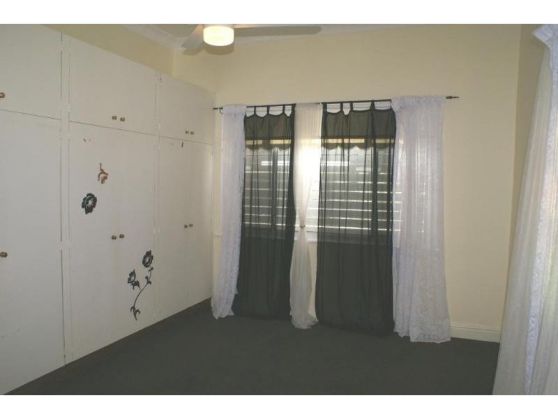 64 Chermside Road, Newtown QLD 4305