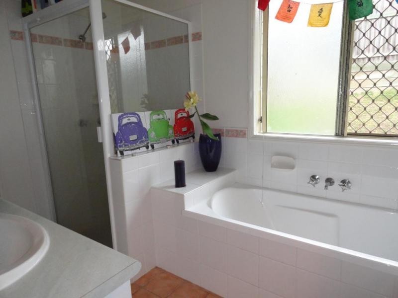 6 OAK COURT, Yamanto QLD 4305