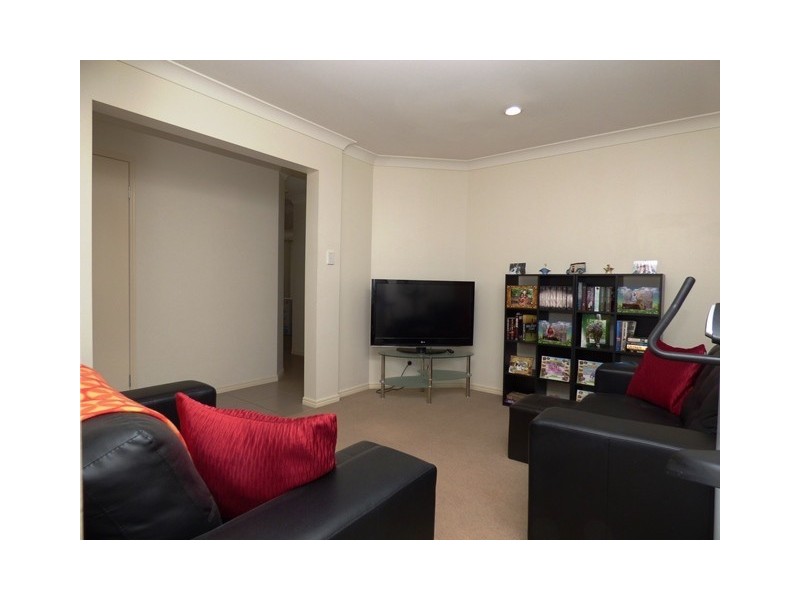 33 Aramac Street, Brassall QLD 4305