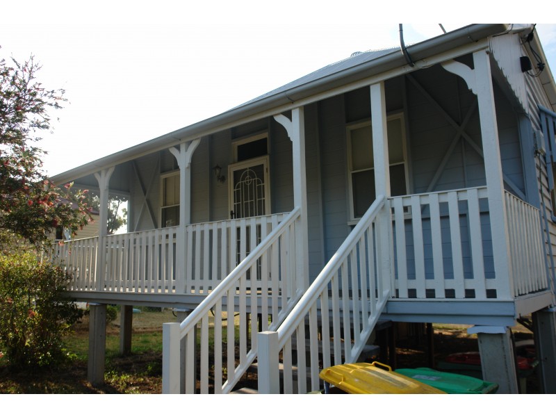 52 Railway Street, Booval QLD 4304