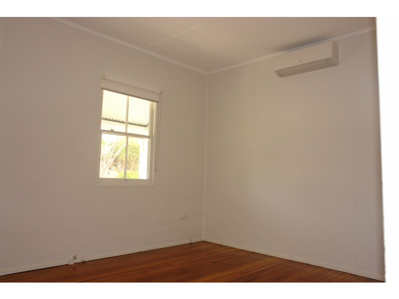 52 Railway Street, Booval QLD 4304