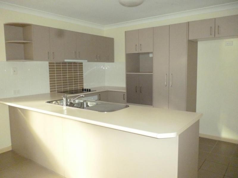 24 HEATHWOOD PLACE, Collingwood Park QLD 4301