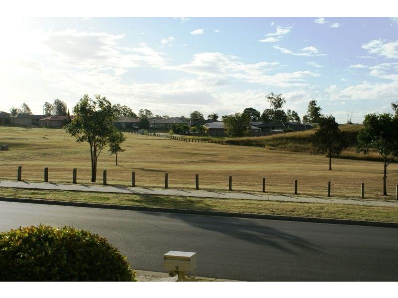 92 Jacaranda Drive, Yamanto QLD 4305