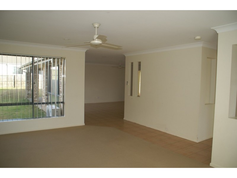 92 Jacaranda Drive, Yamanto QLD 4305