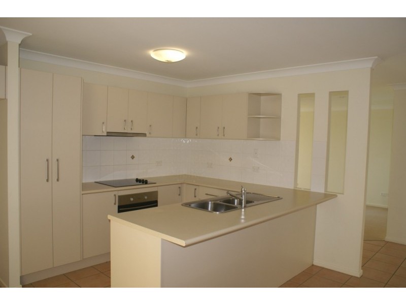 92 Jacaranda Drive, Yamanto QLD 4305