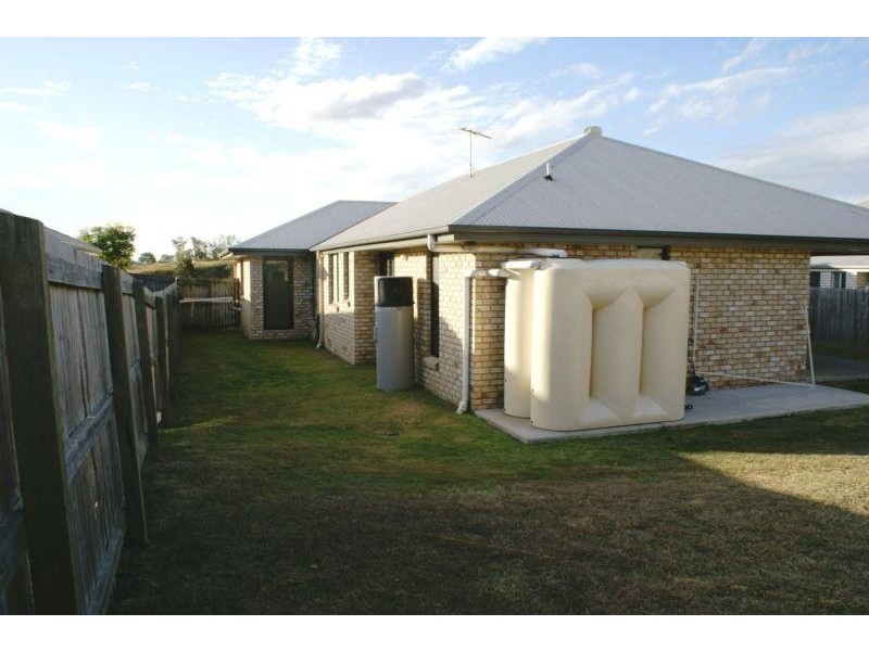 92 Jacaranda Drive, Yamanto QLD 4305