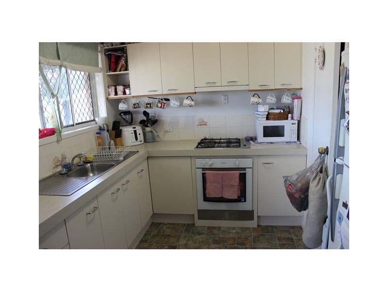 4 Battersby Street, One Mile QLD 4305