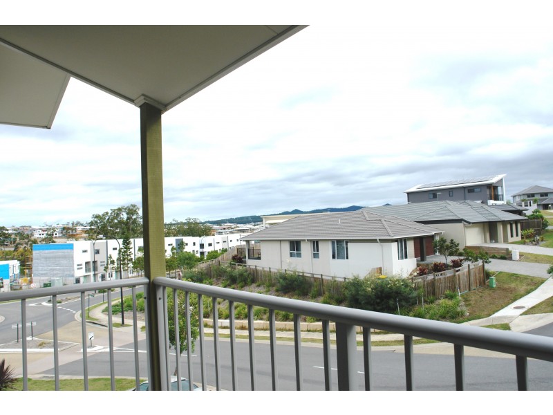 32 Greentrees Terrace, Springfield Lakes QLD 4300